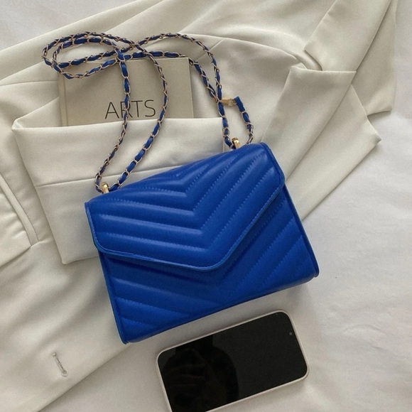 Mini chevron flap bag - Picture 7 of 10